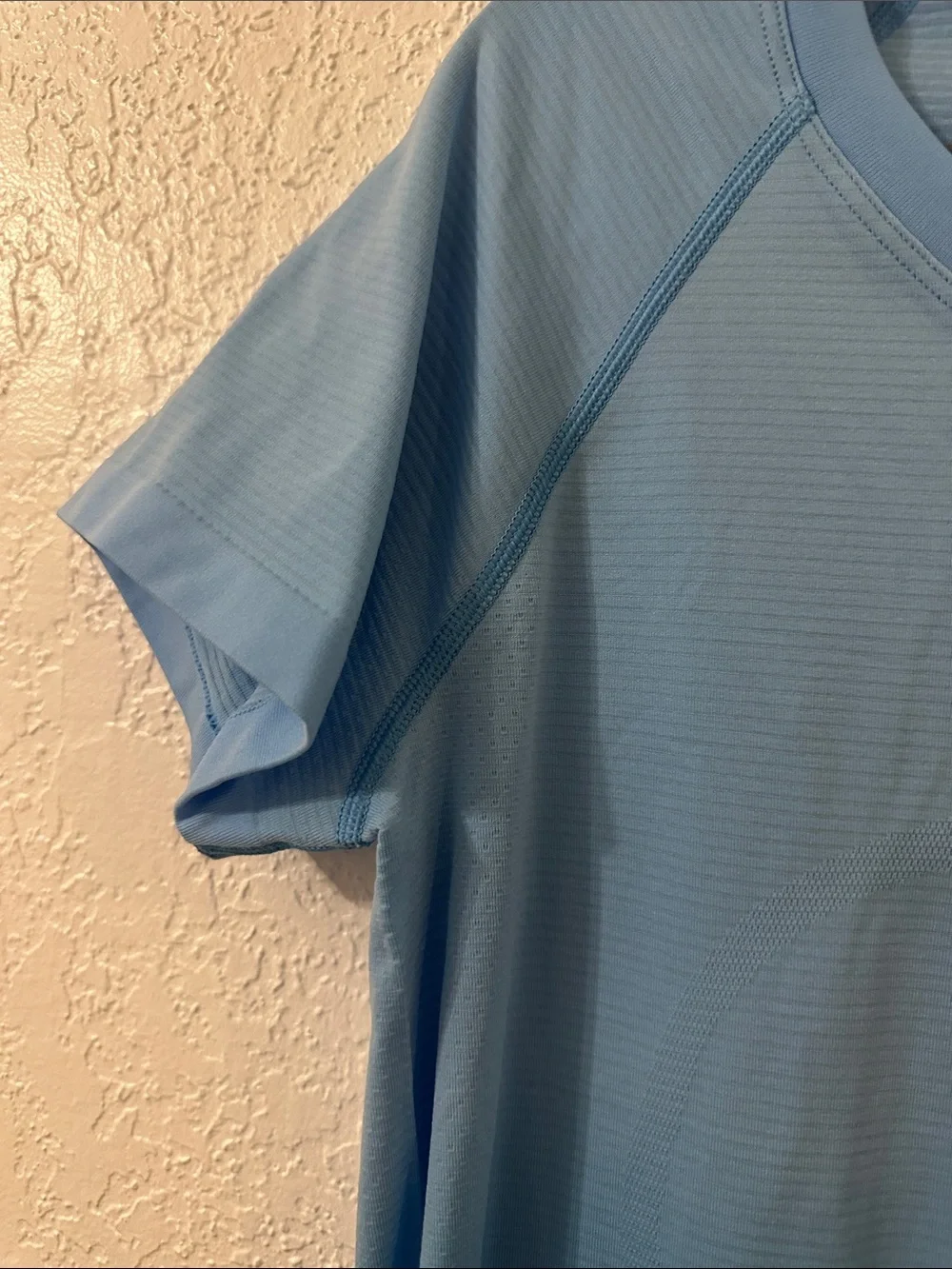 Lululemon Blue Ombré Swiftly Tech 2.0 Short Sleeve Size 6 NWT To Dye For